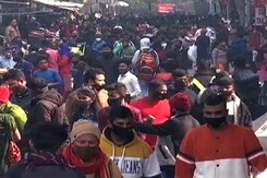 Despite Yellow Alert, Large Crowds At New Year's Eve In Delhi Markets Despite Yellow Alert, Large Crowds At New Year's Eve In Delhi Markets