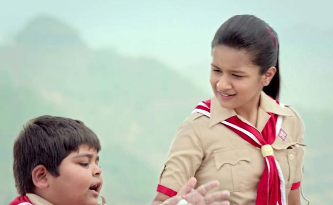 ‘लाइफबॉय गर्ल’ अब हो गई है बड़ी और ग्लैमरस, स्टाइलिश PHOTOS देख फैन्स ने पूछा- ये वही मासूम बच्ची है?