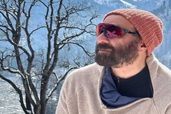Here Is How Sunny Deol Shared His 'Icing On The Cake' Moment Here Is How Sunny Deol Shared His 'Icing On The Cake' Moment