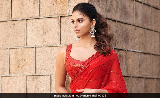 On Suhana Khan's Red Saree Pic, This Is What Gauri Khan Commented