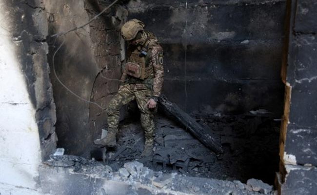 2 Killed, Dozens Injured In Russian Shelling Of Ukraine's Sloviansk