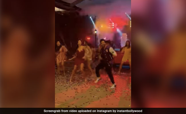 Palak Tiwari ने वरुण धवन के साथ मिलकर यूं गिराई 'बिजली', फैन्स बोले- ये तो हीरोइन बन गई...देखें Video