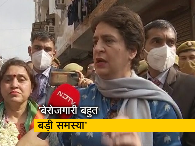 सांप्रदायिकता की राजनीति बदलनी है तो महिलाओं को आगे लाना होगा : प्रियंका गांधी