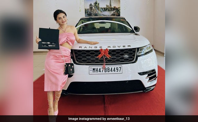 20 साल की उम्र में Avneet Kaur कौर ने खरीदी 'ड्रीम कार', कीमत सुन उड़ जाएंगे होश...देखें PHOTOS