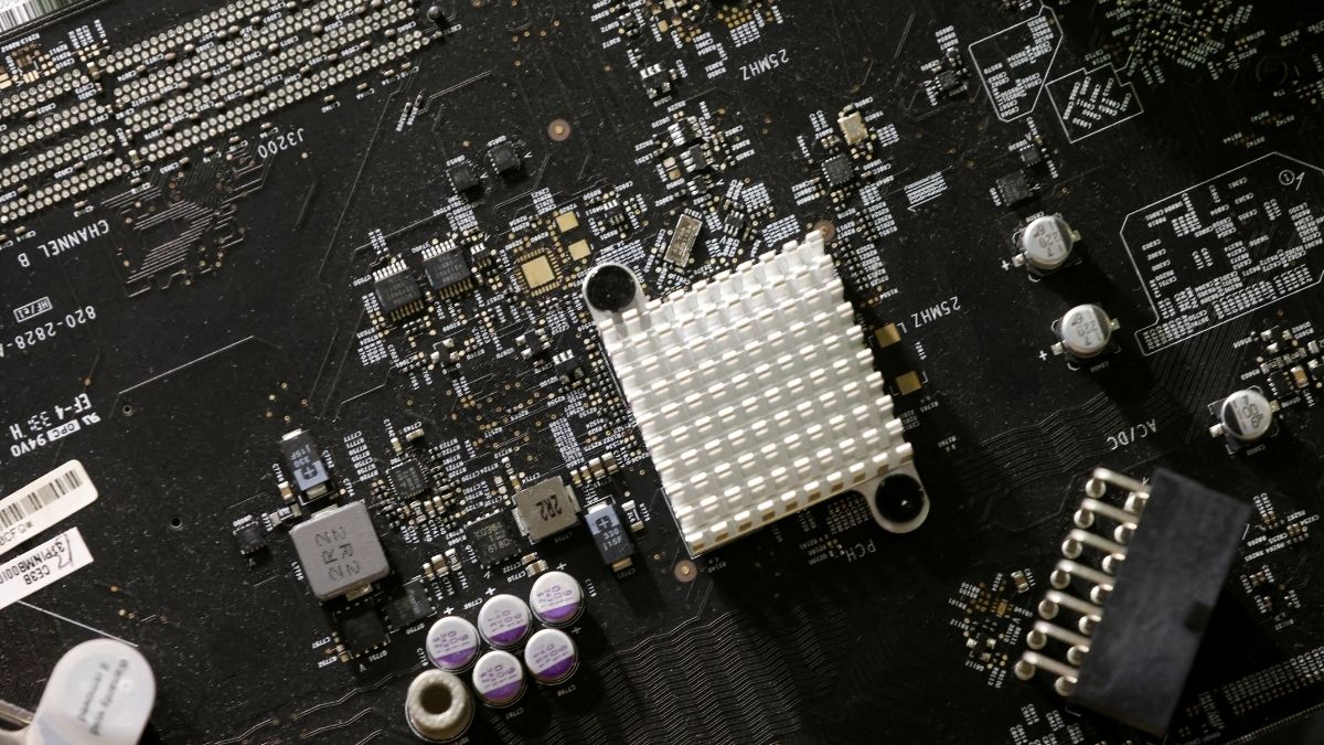US, EU To Boost Coordination On Semiconductor Supply Amid Russia War