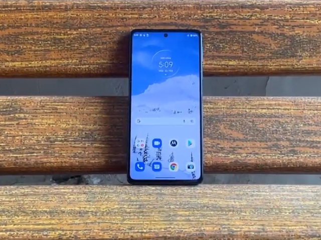 Motorola Edge 30 Pro First Impressions: Performance on a Budget?