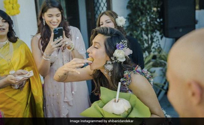 In Pics: Shibani Dandekar Being A True Blue Foodie At Her Wedding