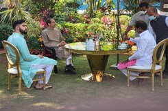 KCR's Lunch Today At Uddhav Thackeray's, Posters Rev Up Anti-BJP Campaign KCR's Lunch Today At Uddhav Thackeray's, Posters Rev Up Anti-BJP Campaign