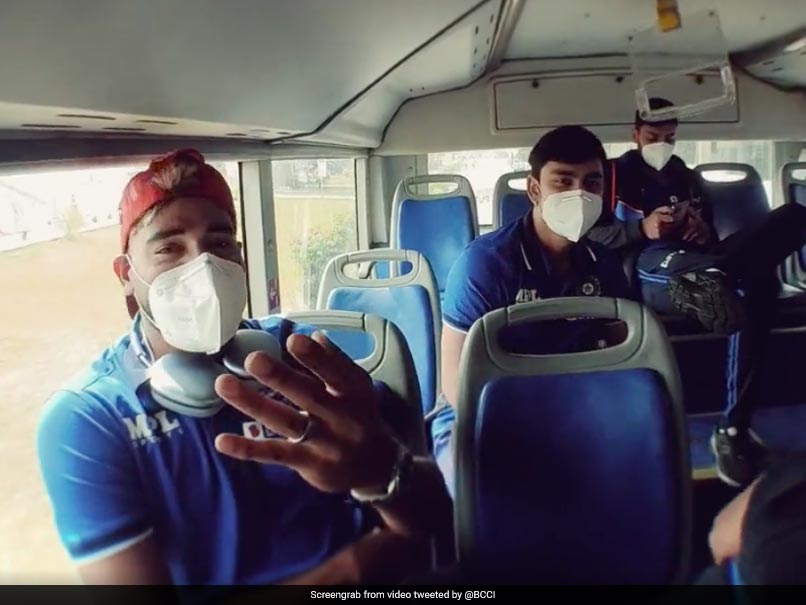 Watch: Mohammed Siraj, Ishan Kishan Sing Popular Bollywood Song On Team Bus Ahead Of 2nd T20I vs Sri Lanka in Dharamsala