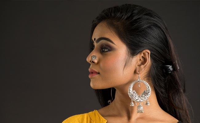 These Stunning Gold Nose Pins Are Perfect For Every Ensemble