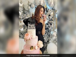 28 साल की हुईं उर्वशी रौतेला, फैंस के लिए लिखा खास नोट 28 साल की हुईं उर्वशी रौतेला, फैंस के लिए लिखा खास नोट