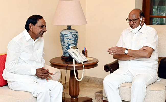 "Our Focus On Development": Telangana's KCR Meets Sharad Pawar In Mumbai