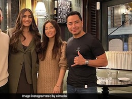 Sonam Kapoor Is Having An Indian Food Feast With Friends In London