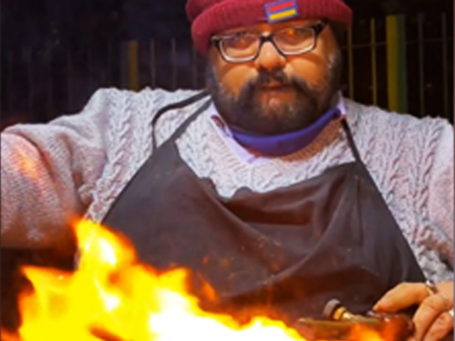 Meet 'Uncle Ande Wala' Famous For 'Heart Attack Omelette'