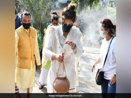 रवि टंडन पंच तत्व में विलीन, रवीना टंडन ने नम आंखों से की अंतिम क्रिया रवि टंडन पंच तत्व में विलीन, रवीना टंडन ने नम आंखों से की अंतिम क्रिया