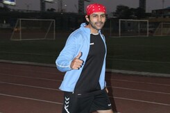 Spotted: Kartik Aaryan Got Game Spotted: Kartik Aaryan Got Game