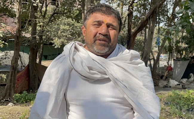 मिलिए 'शिवभक्त' दुर्गा पांडेय से, डेढ़ लाख से ज़्यादा बेल के पौधे लगाकर शिवभक्ति कर रहे हैं