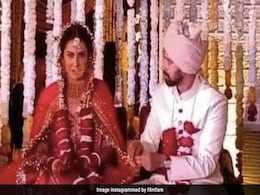 विक्रांत मैसी की Wedding Photos वायरल, घोड़ी चढ़ स्वैग के साथ दुल्हनिया लेने पहुंचे 'मिर्जापुर' के बबलू पंडित विक्रांत मैसी की Wedding Photos वायरल, घोड़ी चढ़ स्वैग के साथ दुल्हनिया लेने पहुंचे 'मिर्जापुर' के बबलू पंडित