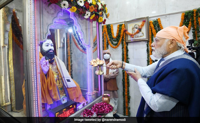 PM Offers Prayers At Ravidas Temple, Posts Video of "Very Special Moments"