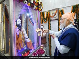 PM Offers Prayers At Ravidas Temple, Posts Video of "Very Special Moments" PM Offers Prayers At Ravidas Temple, Posts Video of "Very Special Moments"
