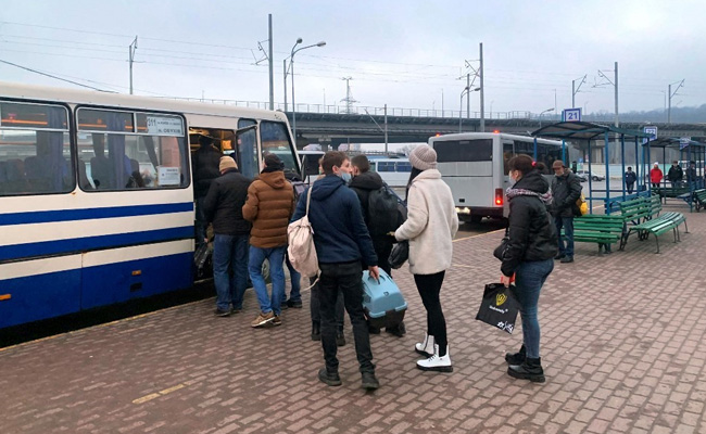 4 Buses Carrying Evacuees Have Left Mariupol, Says Ukraine