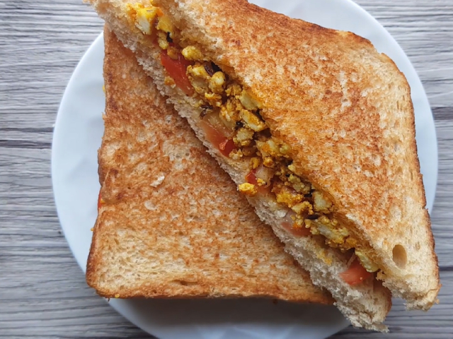 Paneer Bhurji Sandwich Recipe | How To Make Paneer Bhurji Sandwich