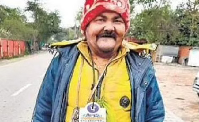 इस भिखारी के सामने नही चलता छुट्टे न होना का बहाना, डिजिटल पेमेंट के जरिए लेता है भीख