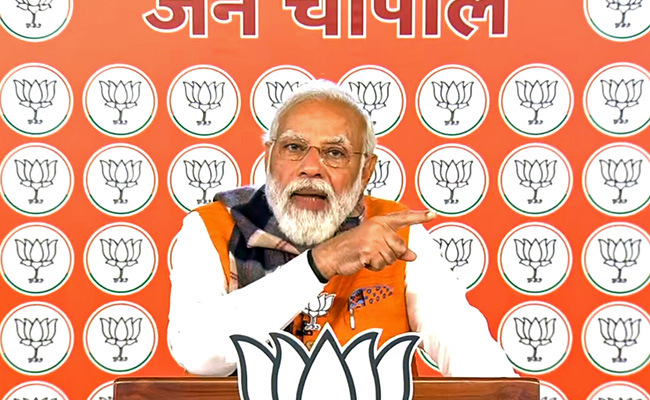 PM's Muslim Women Outreach After Mamata Banerjee-Akhilesh Yadav UP Show