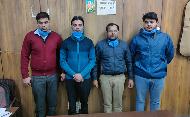 अस्पताल में चल रहा था फर्जी आयुष्मान कार्ड के जरिये सरकारी खजाने को चूना लगाने का धंधा, 4 गिरफ्तार