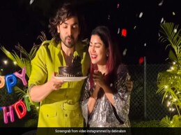 Pregnant Debina Bonnerjee's "Surprise Birthday" For Gurmeet Choudhary Turned Into A Babymoon Pregnant Debina Bonnerjee's "Surprise Birthday" For Gurmeet Choudhary Turned Into A Babymoon
