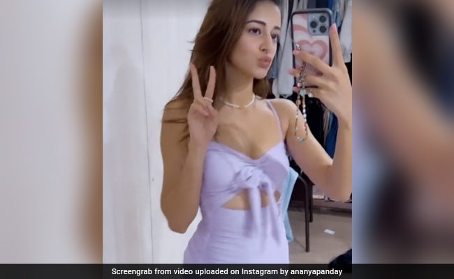 Ananya Panday "Steals" BFF Shanaya Kapoor's Clothes. Here's Proof