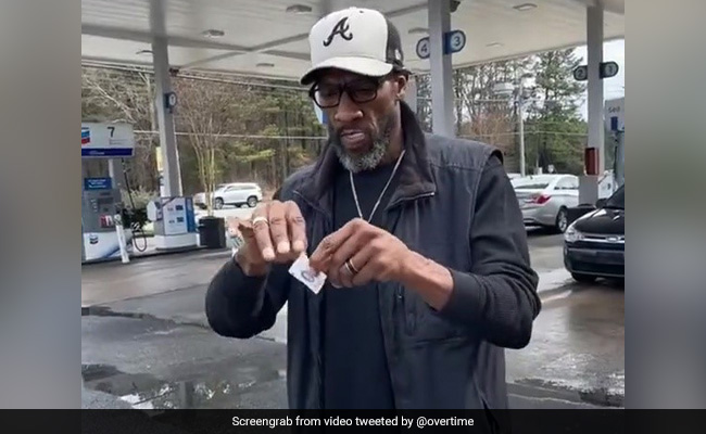 Man's Trick With Sugar Sachet Stuns Internet. Over 5 Million Views For Video