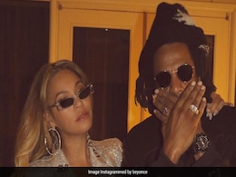 Best Couples in Hollywood: साथ जीने मरने की कसमें खाने वाले इन कपल्स के बारे में जान कर आपको सच्चे प्यार पर हो जाएगा यकीन Best Couples in Hollywood: साथ जीने मरने की कसमें खाने वाले इन कपल्स के बारे में जान कर आपको सच्चे प्यार पर हो जाएगा यकीन