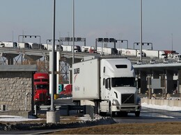 "Hold The Line": Canada Truckers Refuse To End Protest Despite Emergency "Hold The Line": Canada Truckers Refuse To End Protest Despite Emergency