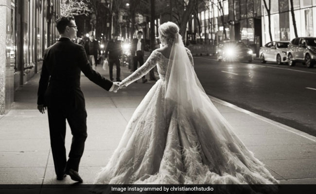 वेडिंग गाउन के चक्कर में बुरे फंसे दूल्हा-दुल्हन, खानी पड़ी हवालात की हवा