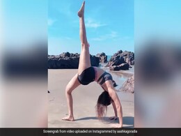 Aashka Goradia को पसंद है करना Chakrasana, आपका सिर भी चकरा जाएगा चक्रासन के ये फायदे जानकर Aashka Goradia को पसंद है करना Chakrasana, आपका सिर भी चकरा जाएगा चक्रासन के ये फायदे जानकर