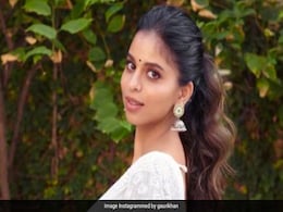 गौरी खान ने सुहाना की फोटो शेयर कर के लिखा प्योर तो फैंस बोले – 'नजर उतार लो' गौरी खान ने सुहाना की फोटो शेयर कर के लिखा प्योर तो फैंस बोले – 'नजर उतार लो'