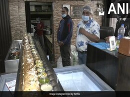 रेस्टोरेंट ने दिया चैलेंज, 40 मिनट में खाइए ये विशाल डोसा और जीतें 71 हजार रुपए का इनाम रेस्टोरेंट ने दिया चैलेंज, 40 मिनट में खाइए ये विशाल डोसा और जीतें 71 हजार रुपए का इनाम