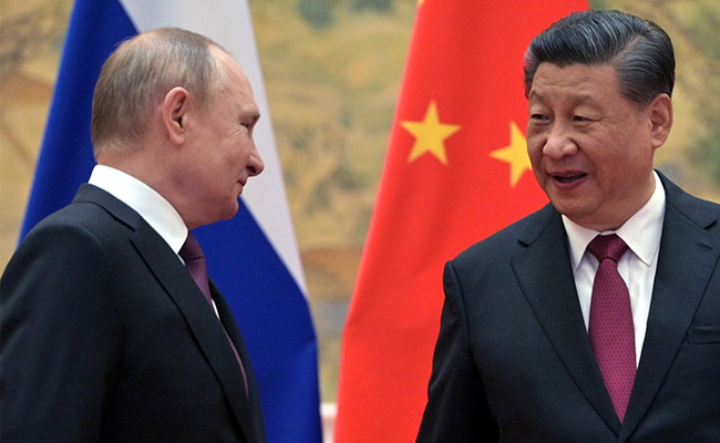 Russia, China Line Up Against US In "No Limits" Partnership