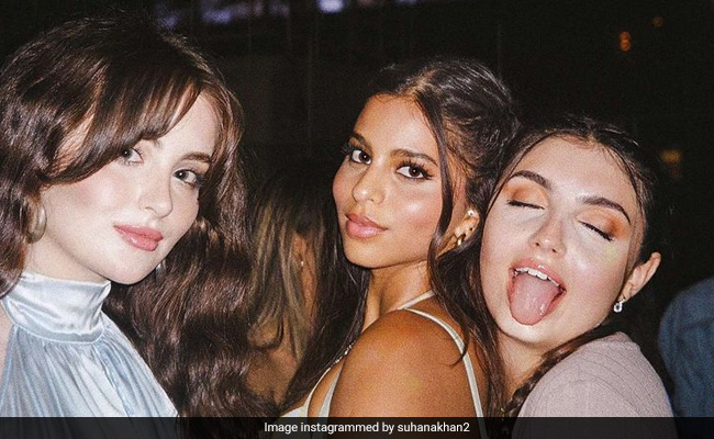 Suhana Khan को याद आए कॉलेज के दिन, शेयर की दोस्तों के साथ चिल करते हुए थ्रोबैक फोटो