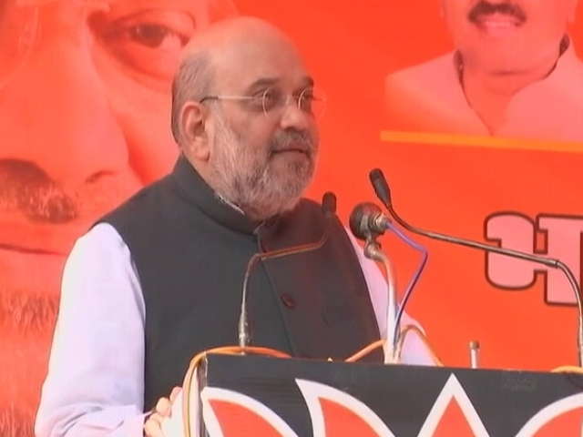 Amit Shah's Dig At Akhilesh Yadav For Bringing Mulayam Singh For Campaign