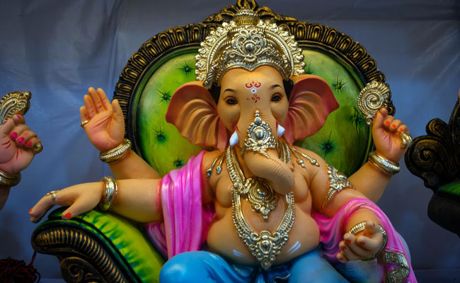 Ganesh Chaturthi: 32 Feet Lord Ganesh Idol Made From Fig Trees In ...