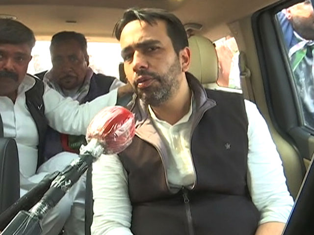 "Bad Weather... Or?" Akhilesh Yadav Ally Claims PM Opted Out Of Rally