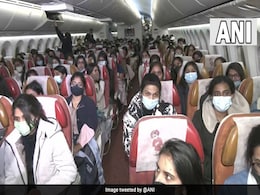 यूक्रेन में फंसे 240 भारतीयों को लेकर बुडापेस्ट से दिल्ली पहुंचा तीसरा विमान यूक्रेन में फंसे 240 भारतीयों को लेकर बुडापेस्ट से दिल्ली पहुंचा तीसरा विमान