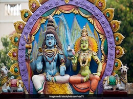 Mahashivratri 2022: साल 2022 में कब है महाशिवरात्रि, जानिए पूजा का शुभ मुहूर्त और विधि Mahashivratri 2022: साल 2022 में कब है महाशिवरात्रि, जानिए पूजा का शुभ मुहूर्त और विधि