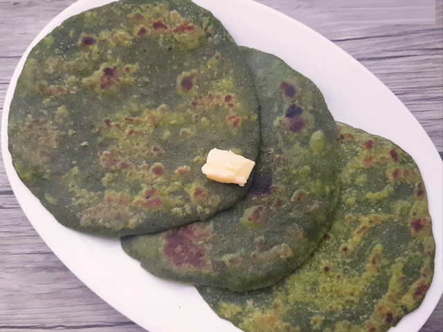 Palak Paratha Recipe | How To Make Palak Paratha