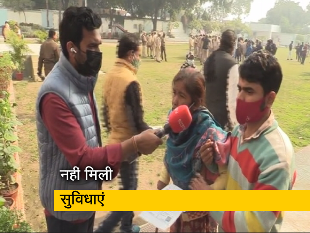 UP: वोट डालने बड़ी संख्‍या में पहुंचे दिव्‍यांग, चुनाव आयोग के वादों के बावजूद नहीं मिली सुविधाएं