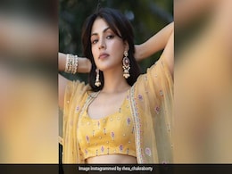 Rhea Chakraborty ने येलो ट्रेडिशनल लहंगे में शेयर कीं बेहद खूबसूरत PHOTOS, बोलीं- अब उसने जीना सीख लिया है Rhea Chakraborty ने येलो ट्रेडिशनल लहंगे में शेयर कीं बेहद खूबसूरत PHOTOS, बोलीं- अब उसने जीना सीख लिया है