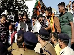 छत्तीसगढ़ में बीजेपी और कांग्रेस कार्यकर्ताओं में विवाद, पूर्व मंत्री राजेश मूणत गिरफ्तार छत्तीसगढ़ में बीजेपी और कांग्रेस कार्यकर्ताओं में विवाद, पूर्व मंत्री राजेश मूणत गिरफ्तार