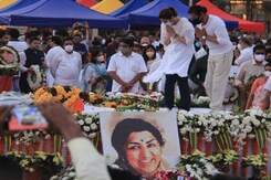 SRK, Sachin And Others Pay Final Tribute To Lata Mangeshkar SRK, Sachin And Others Pay Final Tribute To Lata Mangeshkar
